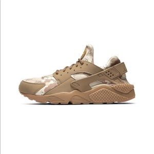 Nike Air Huarache Run Desert Camo Sneakers 👟